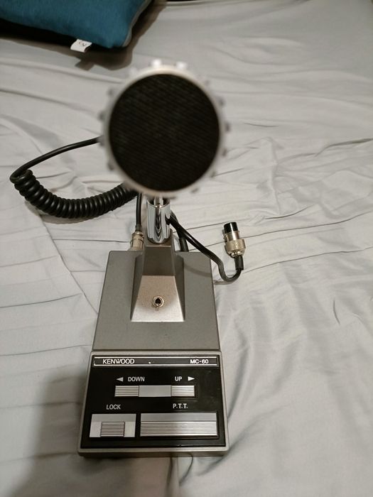 Mikrofon stołowy Kenwood mc-60 jest to Mike do transciverów kf