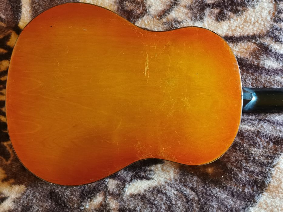 Продам гитару 7 струнную