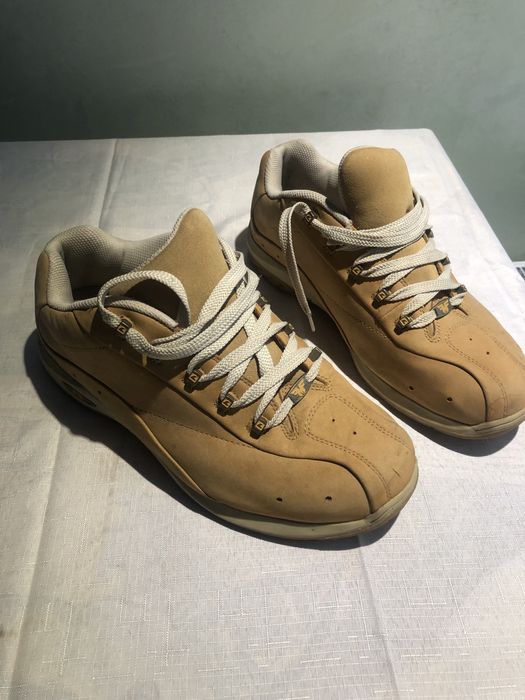 Продаються чоловічі  кросівки. Теплі . Великий розмір 47.5  ( 26см)