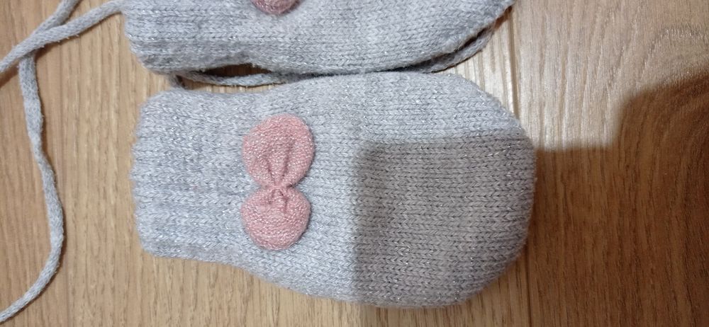 Rękawiczki niemowlęce rozmiar 0-12miesięcy