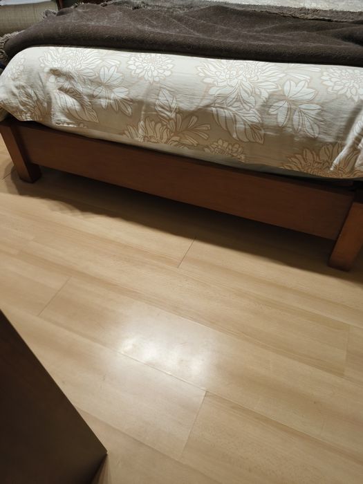 Cama + mobilia de quarto