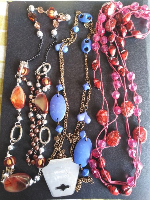 Бусы, бижутерия 0