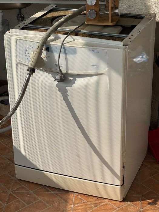 Maquina de loica whirlpool a funcionar