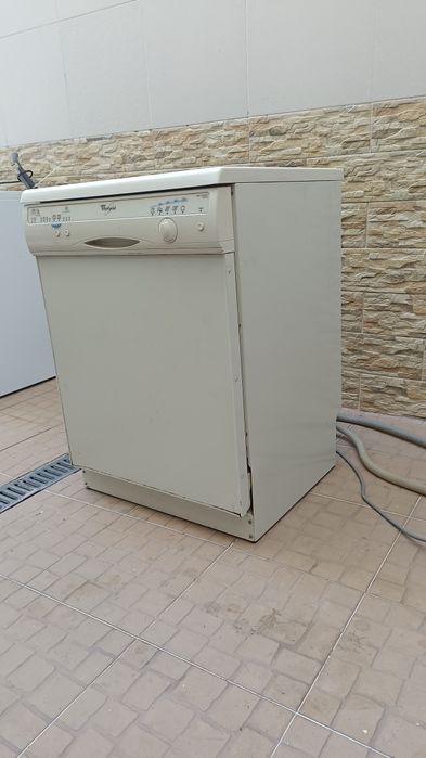 Máquina de lavar loiça Whirlpool