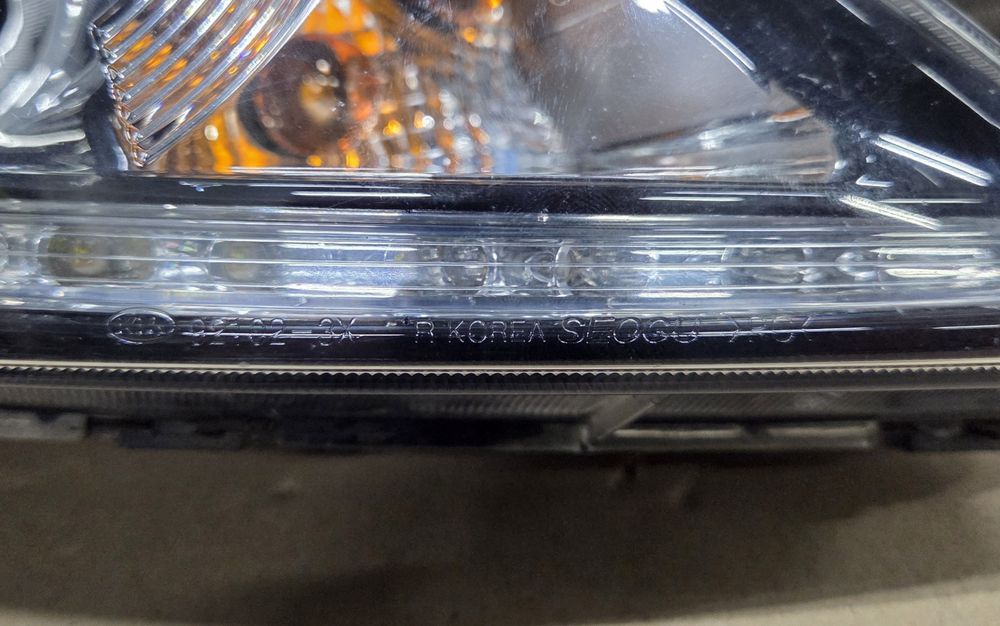 Фара фари Kia Sportage SL Кіа Спортейдж 3 Спортеж розборка запчастини