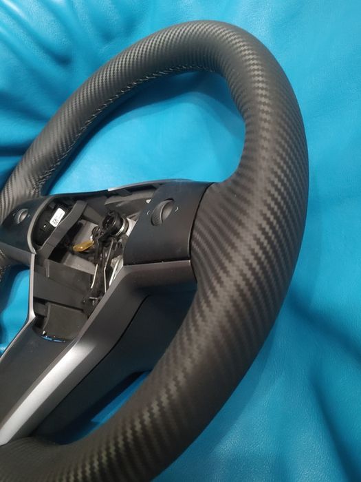 Руль, кермо TESLA Тесла
