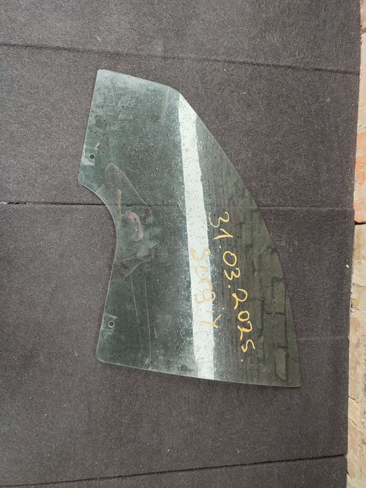 Скло переднє ліве Шкода Октавіа А5 скло водійське Шкода А5 стекло Skod