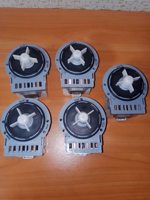 Сливний насос до стіральної машинки LG.  350 гривнів один