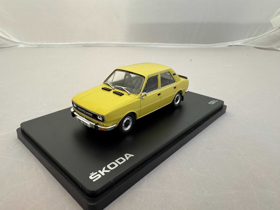 SKODA 120L – ABREX 1:43 – Kolekcjonerski model