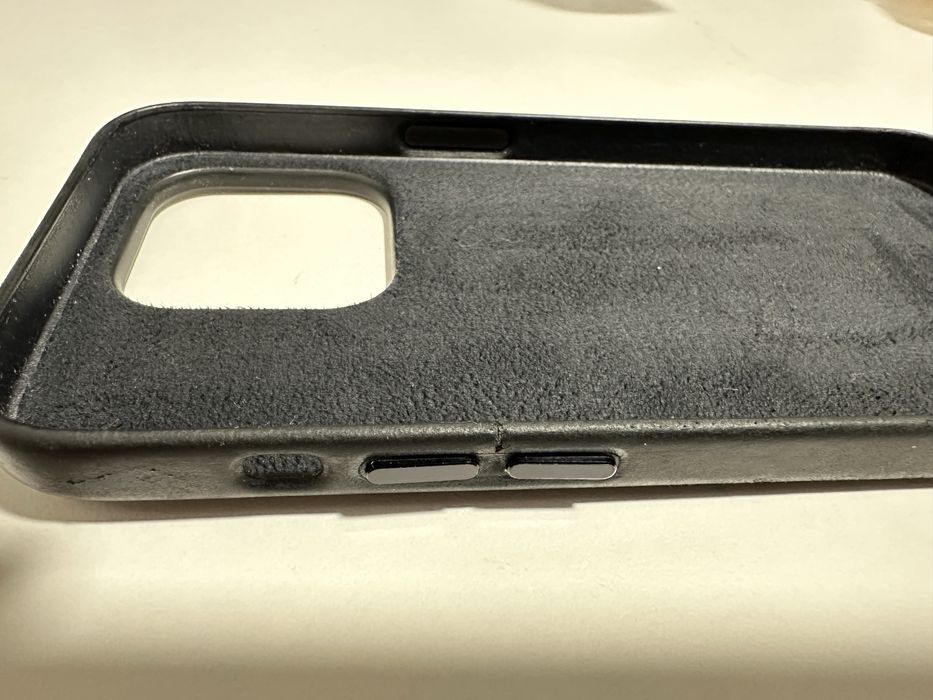 Apple iPhone 14 Pro Leather Case with MagSafe - Midnight