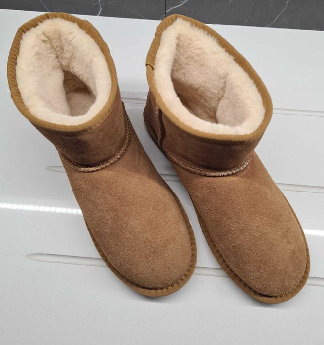 Bota Ugg com Plataforma Tam 42