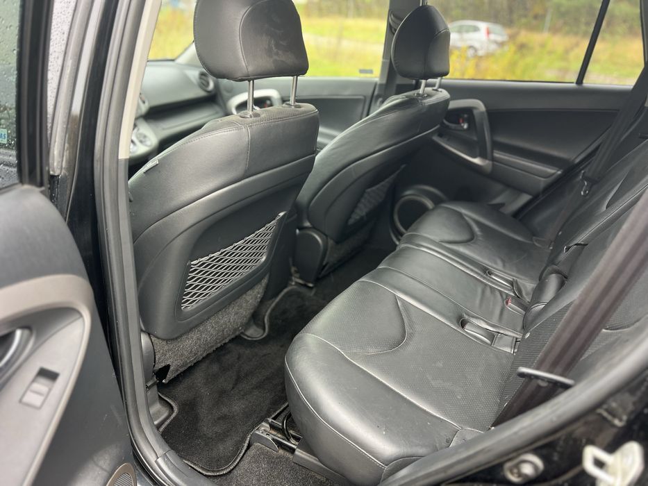 Свіжо пригнана Toyota Rav 4 full 4*4