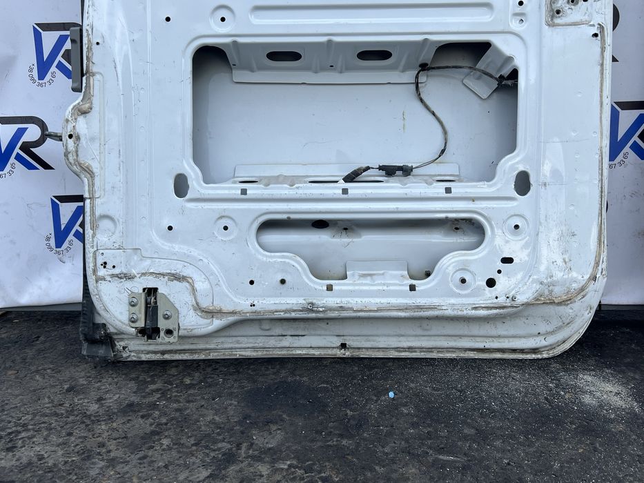 Задні двері Sprinter 906