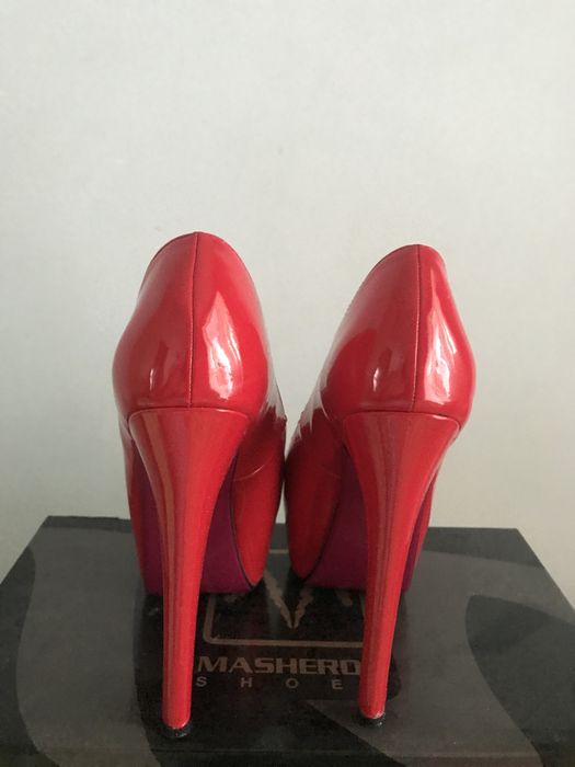 Туфлі, босоніжки на платформі