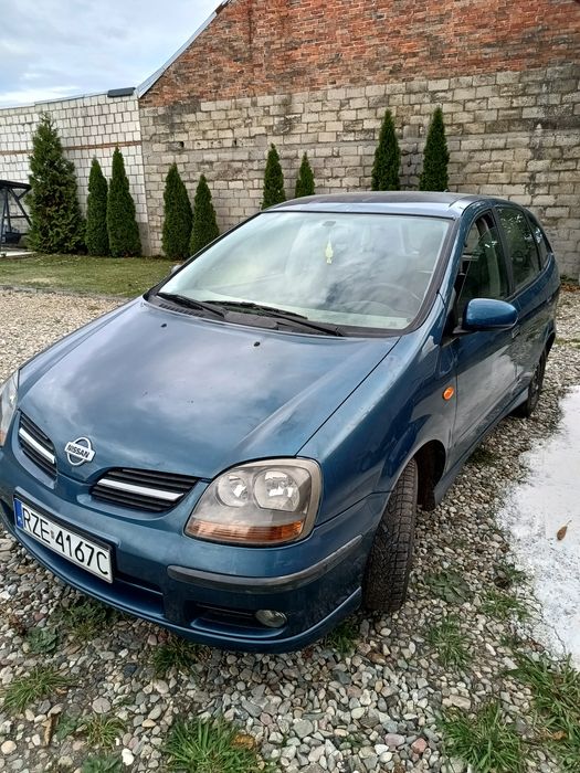 Nissan Almera Tino