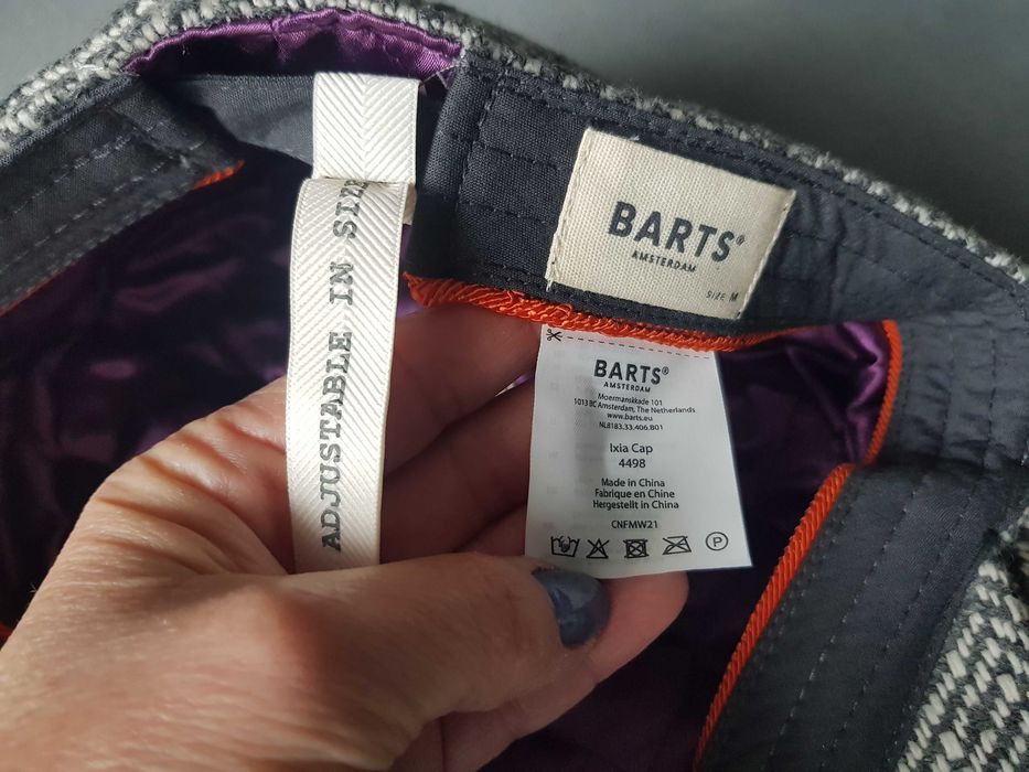 Boné Boina da Marca Barts em tom cinza branco, totalmente NOVO