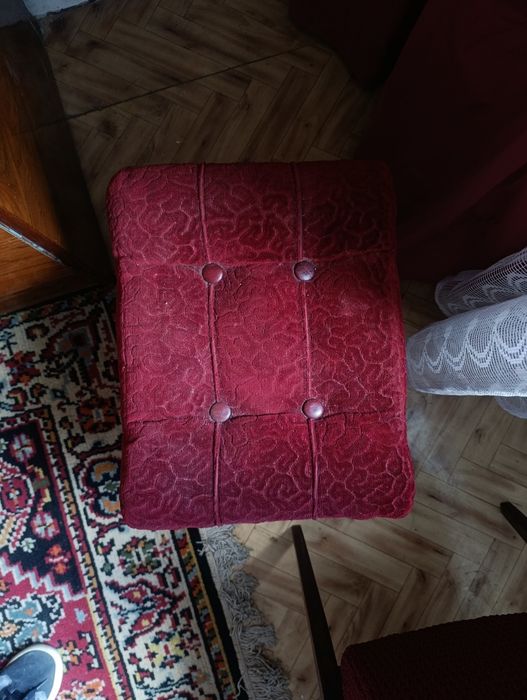 Za darmo krzeseła stolik