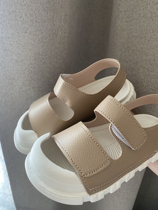 Продам босоніжки нові 28 розмір