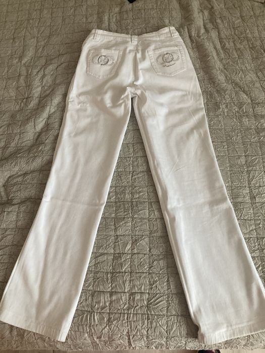 Białe spodnie bawełniane