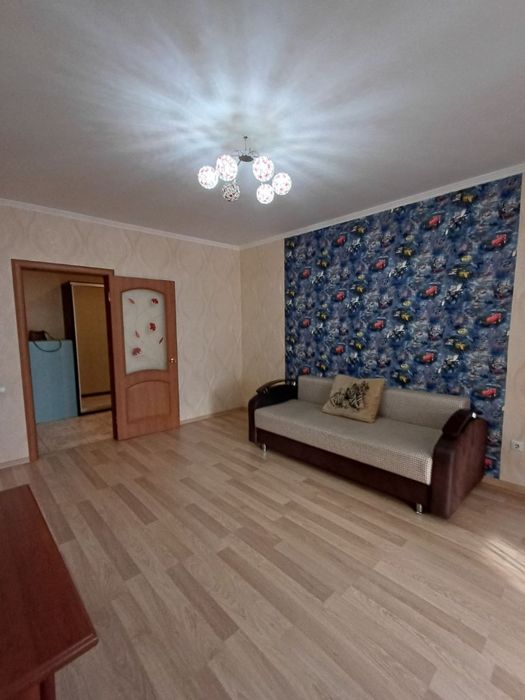 Продаж 2-к квартири, вул. Академіка Сахарова цегляний будинок