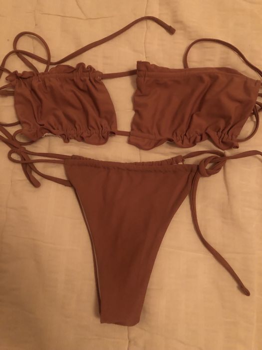 Biquini castanho, cueca cortina, peito original