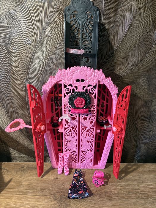 Шафа с аксессуарами дракулари монстер хай monster high Skulltimate Secrets Garden Mysteries