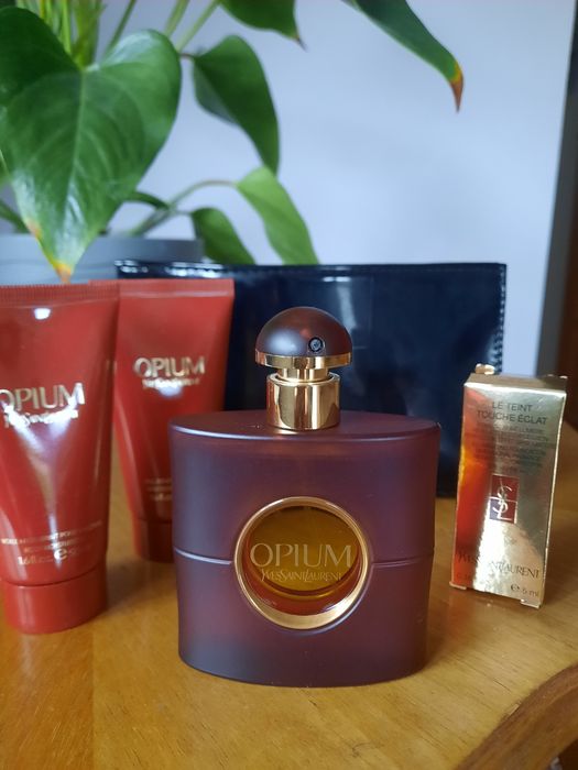 Perfumy damskie  kosmetyki Opium Ives Saint Laurent