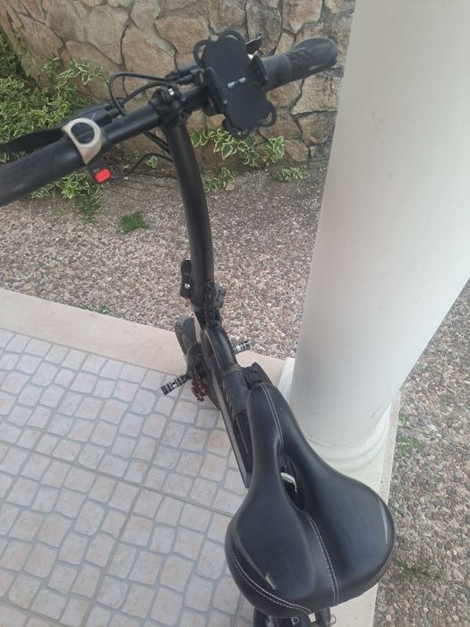 Bicicleta eléctrica dobrável