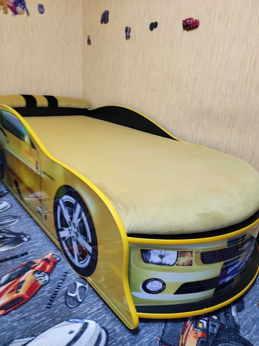 Детская кровать машина