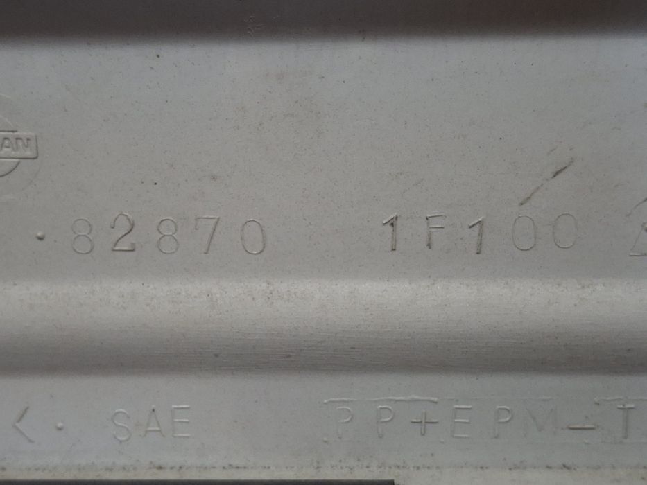 Friso da porta trás direito NISSAN Terrano II (R20)