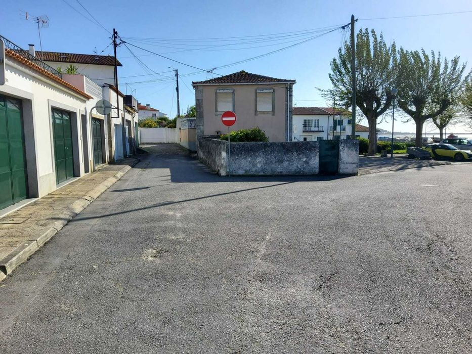 Edifício em pedra com 87 m² - Caminha