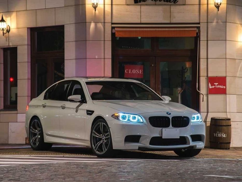 Бампер BMW 5 F10 M5 БМВ 5 Ф10 Ф11 М5 стиль