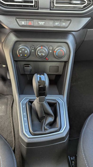 Dacia Sandero 1.0 TCe CVT Automático 2023 – 3.180 km