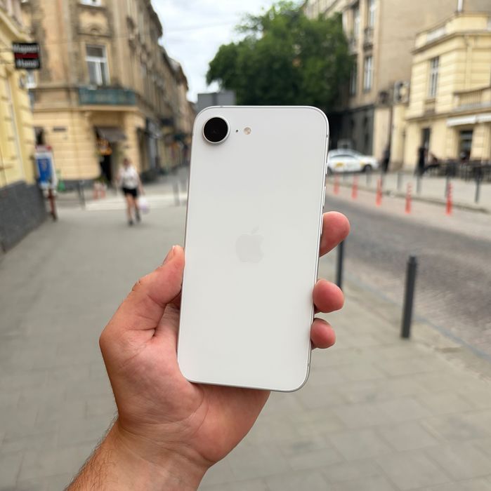 Used iPhone 17e 256GB eSim