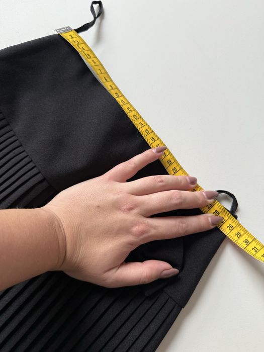 Elegancka plisowana spódniczka czarna 140