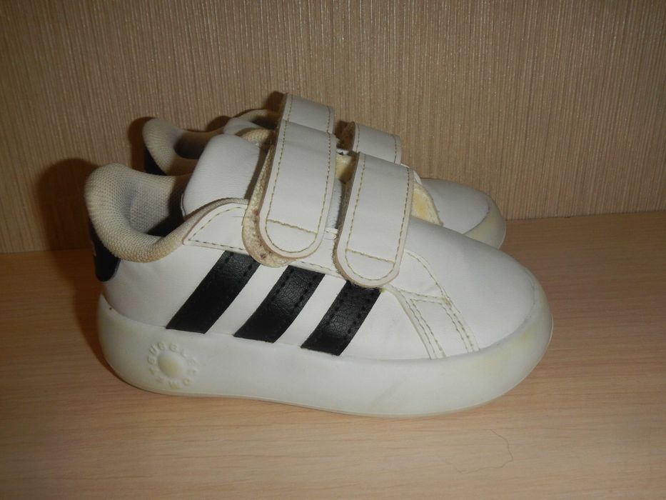 Кросівки дитячі демісезонні Adidas bubble comfy p.21(13см)