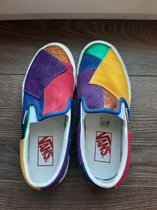 Sapatilhas Vans Classic Slip-On Pride Patchwork – Tamanho 35 (Novas/Nunca Usadas)