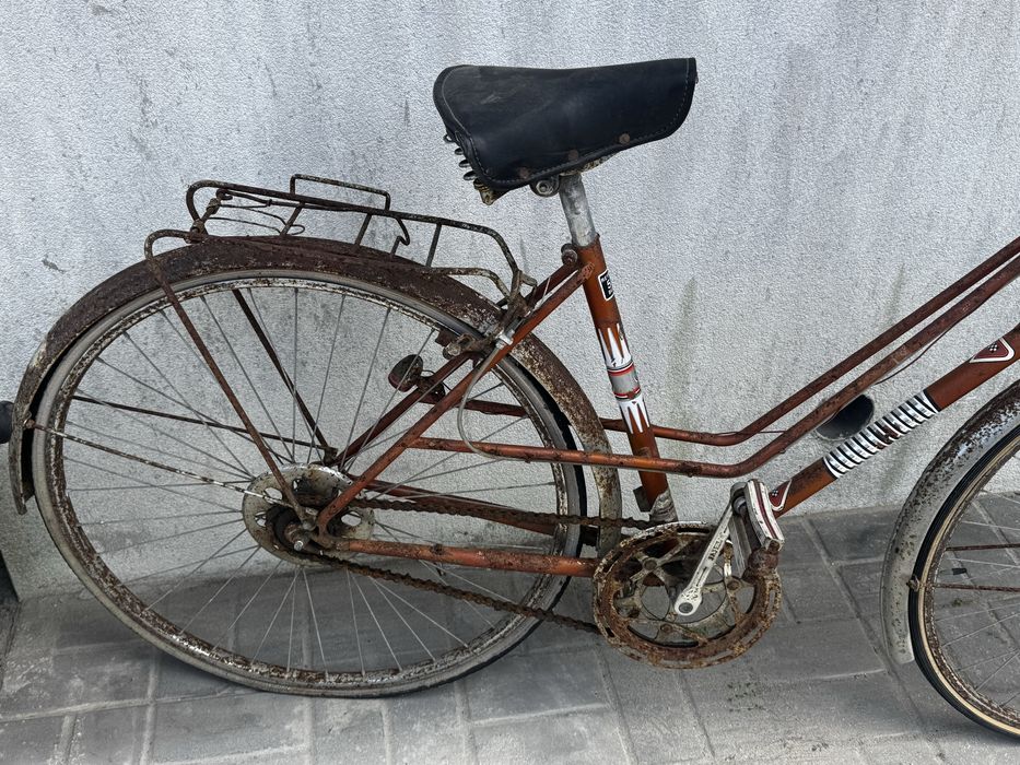 Bicicleta antiga para restauro