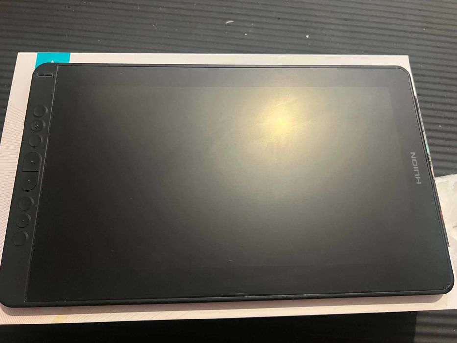 Tablet graficzny HUION Kamvas 13