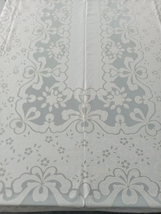 Toalha de mesa com padrão floral