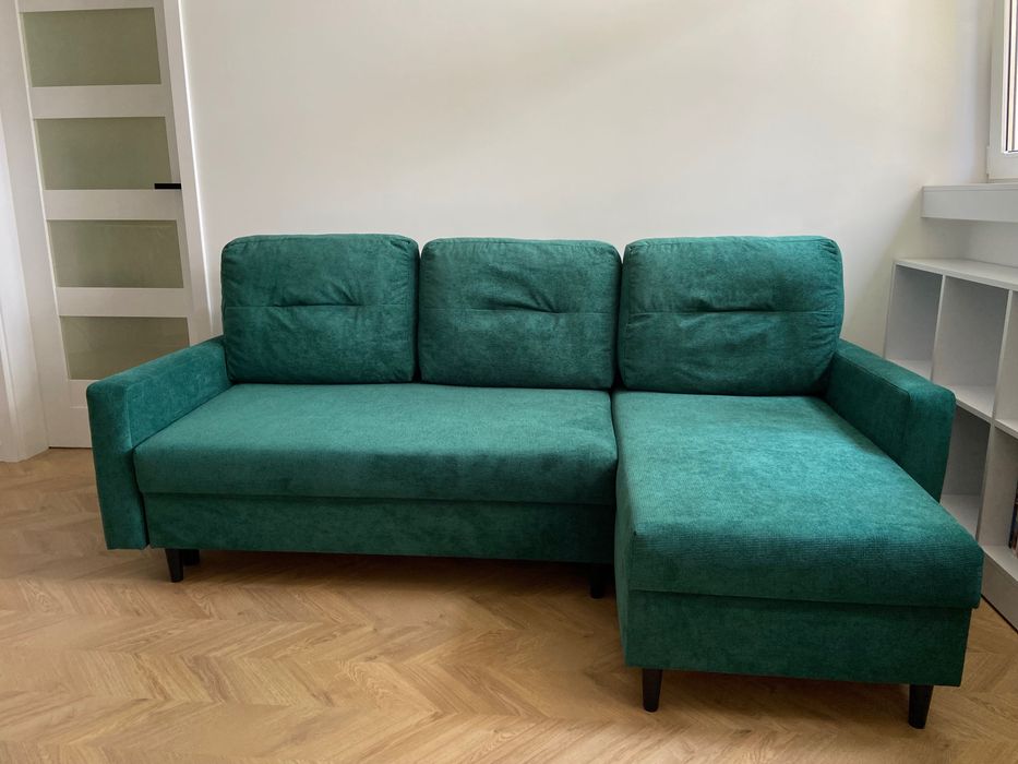 Narożnik w kolorze butelkowa zieleń