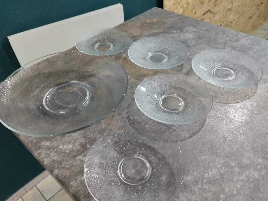 Stare szkło PRL bez uszkodzeń