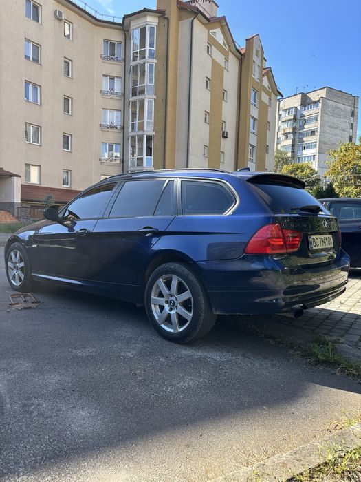 BMW e91 2010 2.0d