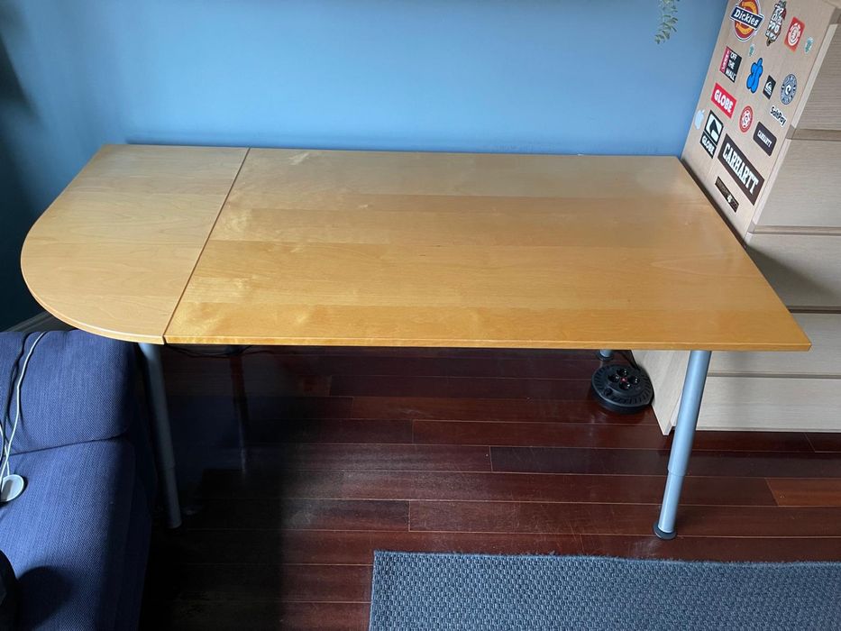 Secretária com canto, em madeira