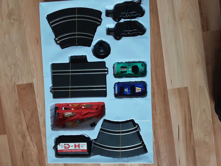 [Prezent DZIEŃ DZIECKA]Tor wyścigowy z autami Dromader, nie Carrera GO