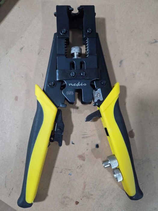 Alicate de compressão Nedis para conectores coaxiais BNC, RCA e F.