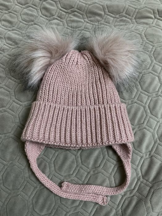 Продам детскую зимнюю шапку