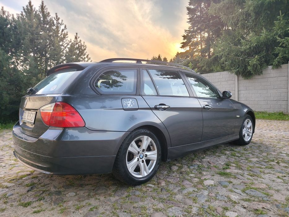 BMW 320i długie opłaty
