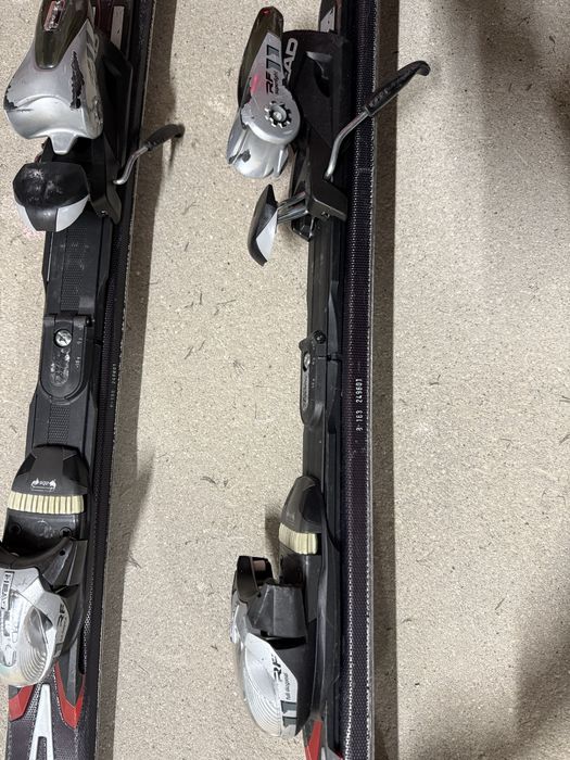 Narty z wiazaniami Head