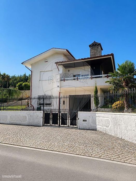 T3 Detached House for Sale